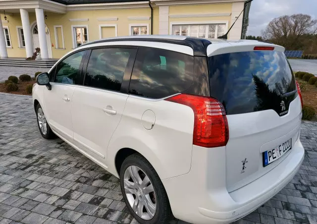 PEUGEOT 5008 2.0 BlueHDi Allure