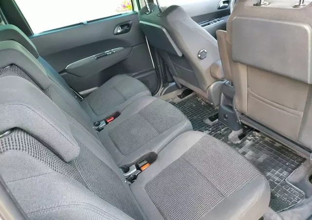 PEUGEOT 5008 2.0 BlueHDi Allure