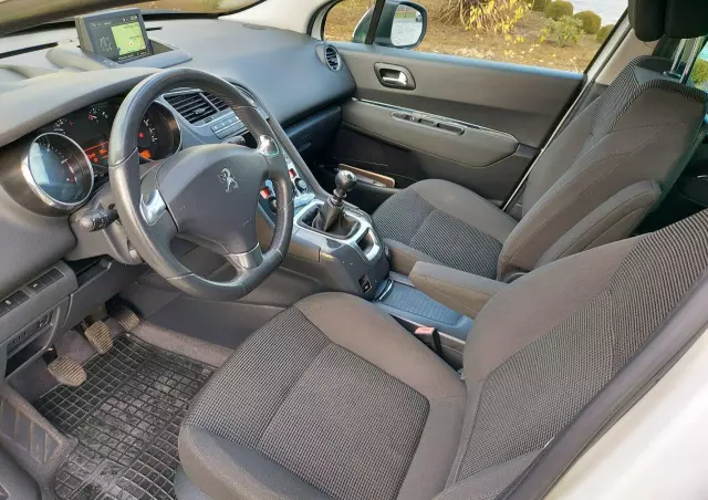 PEUGEOT 5008 2.0 BlueHDi Allure