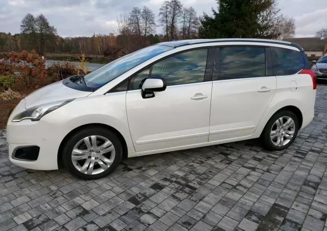 PEUGEOT 5008 2.0 BlueHDi Allure