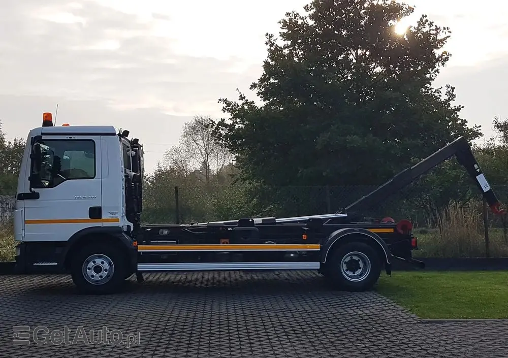 MAN TGL 12.220 HAKOWIEC 4x2 KLIMA 