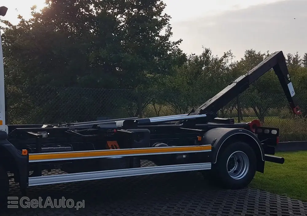 MAN TGL 12.220 HAKOWIEC 4x2 KLIMA 