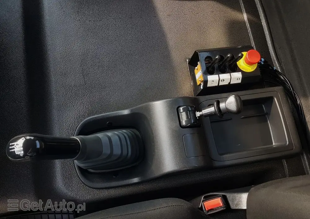 MAN TGL 12.220 HAKOWIEC 4x2 KLIMA 