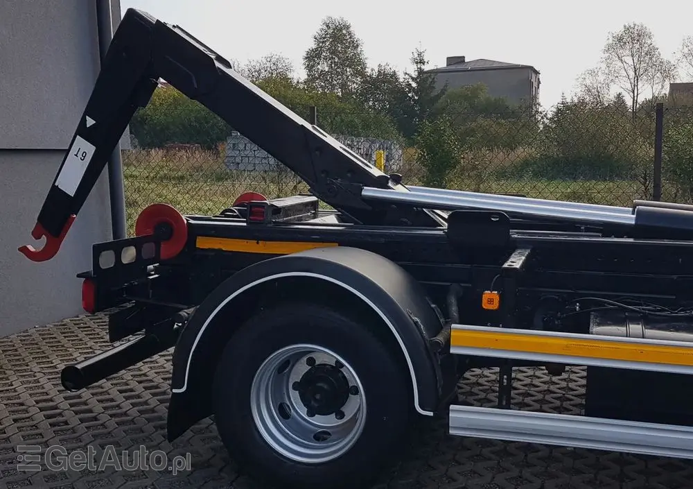 MAN TGL 12.220 HAKOWIEC 4x2 KLIMA 