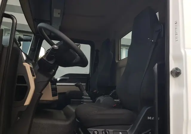 MAN TGL 12.220 HAKOWIEC 4x2 KLIMA 