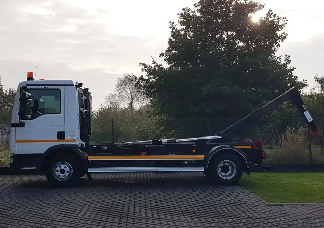 MAN TGL 12.220 HAKOWIEC 4x2 KLIMA 