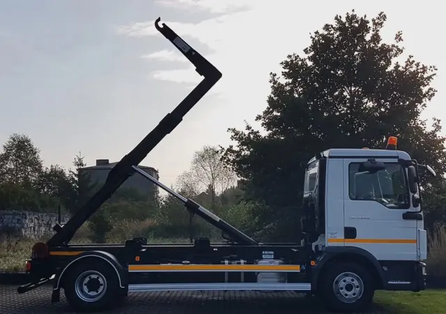 MAN TGL 12.220 HAKOWIEC 4x2 KLIMA 