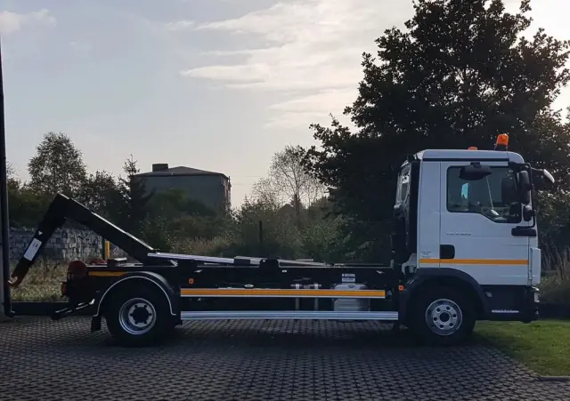 MAN TGL 12.220 HAKOWIEC 4x2 KLIMA 