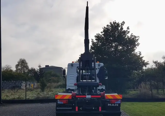 MAN TGL 12.220 HAKOWIEC 4x2 KLIMA 