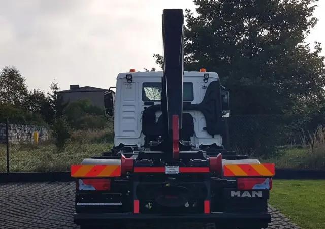 MAN TGL 12.220 HAKOWIEC 4x2 KLIMA 