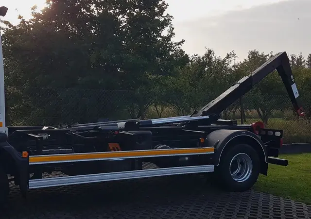 MAN TGL 12.220 HAKOWIEC 4x2 KLIMA 