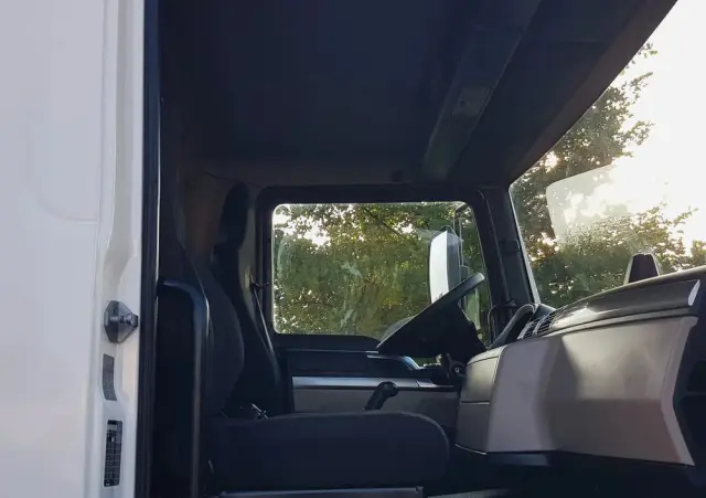 MAN TGL 12.220 HAKOWIEC 4x2 KLIMA 