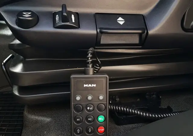 MAN TGL 12.220 HAKOWIEC 4x2 KLIMA 