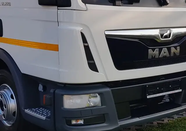 MAN TGL 12.220 HAKOWIEC 4x2 KLIMA 