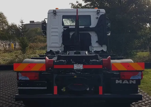 MAN TGL 12.220 HAKOWIEC 4x2 KLIMA 