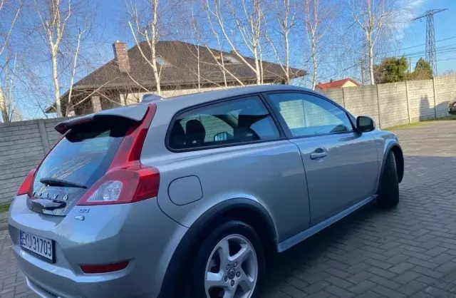 VOLVO C30 
