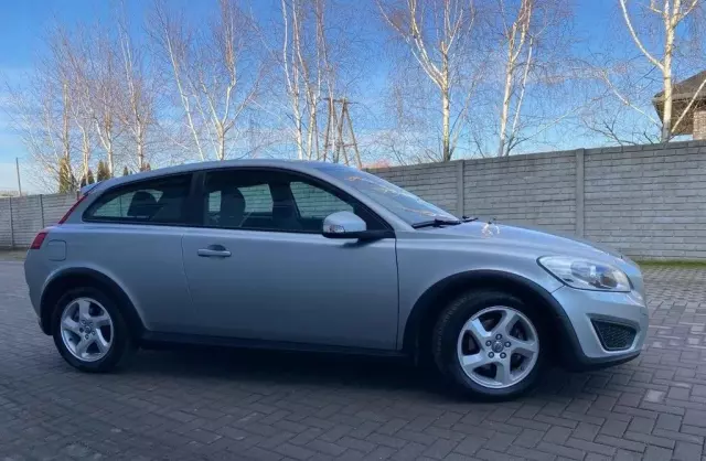 VOLVO C30 