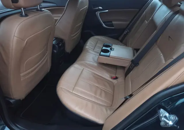 OPEL Insignia 1.6 T Cosmo