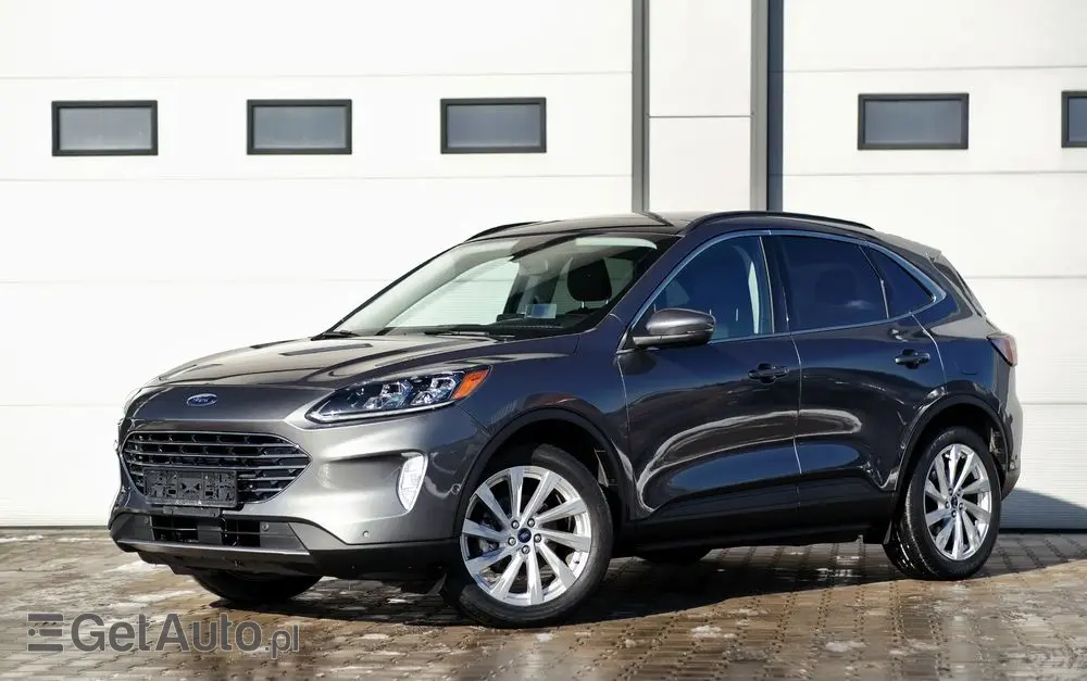 FORD Kuga 2.5 FHEV AWD Titanium