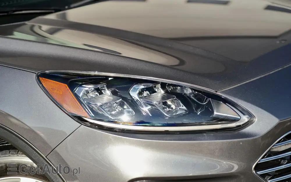 FORD Kuga 2.5 FHEV AWD Titanium