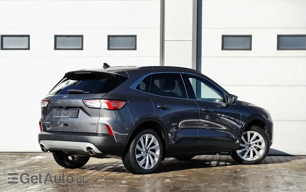 FORD Kuga 2.5 FHEV AWD Titanium