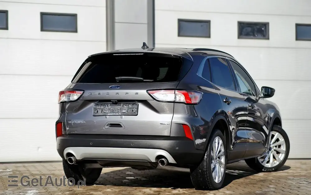 FORD Kuga 2.5 FHEV AWD Titanium