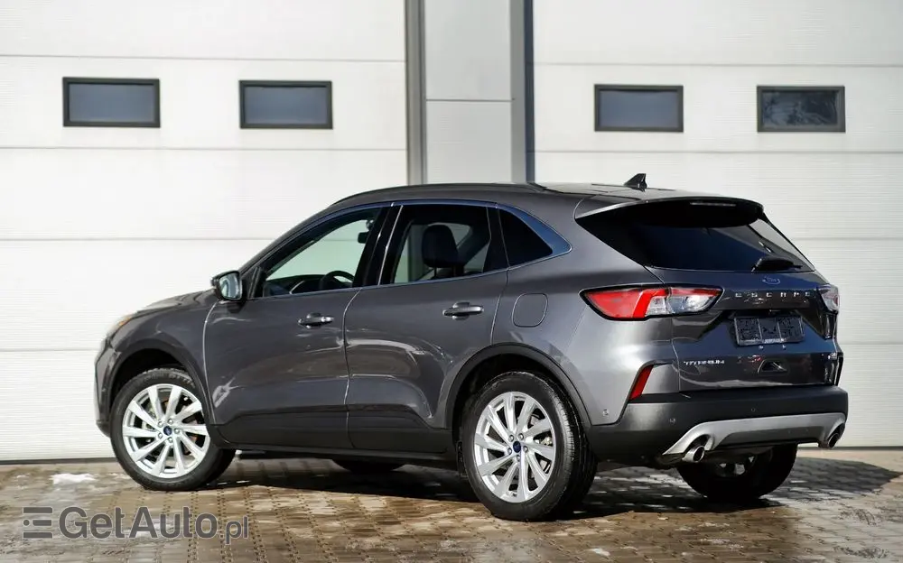 FORD Kuga 2.5 FHEV AWD Titanium