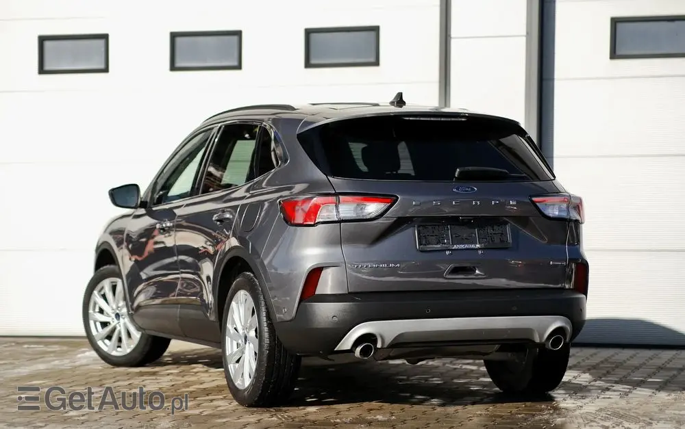 FORD Kuga 2.5 FHEV AWD Titanium