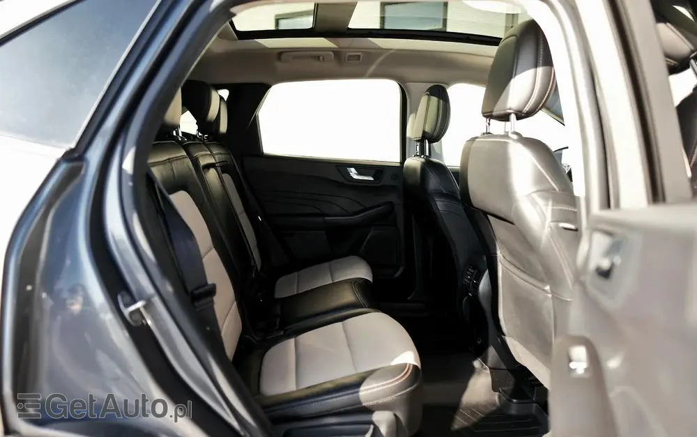 FORD Kuga 2.5 FHEV AWD Titanium