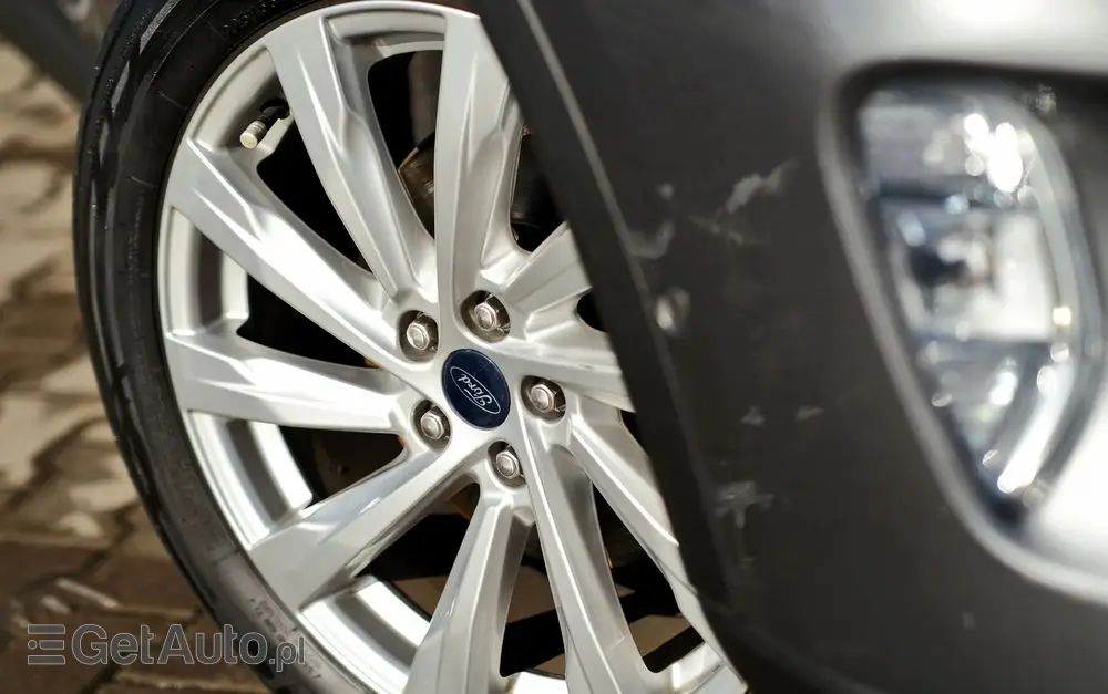 FORD Kuga 2.5 FHEV AWD Titanium