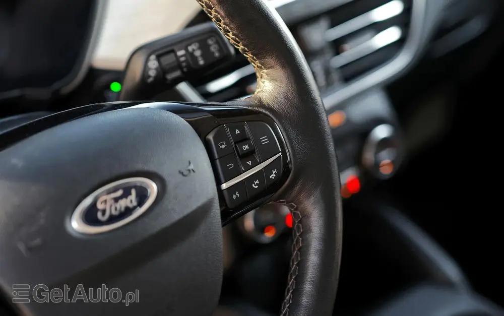 FORD Kuga 2.5 FHEV AWD Titanium