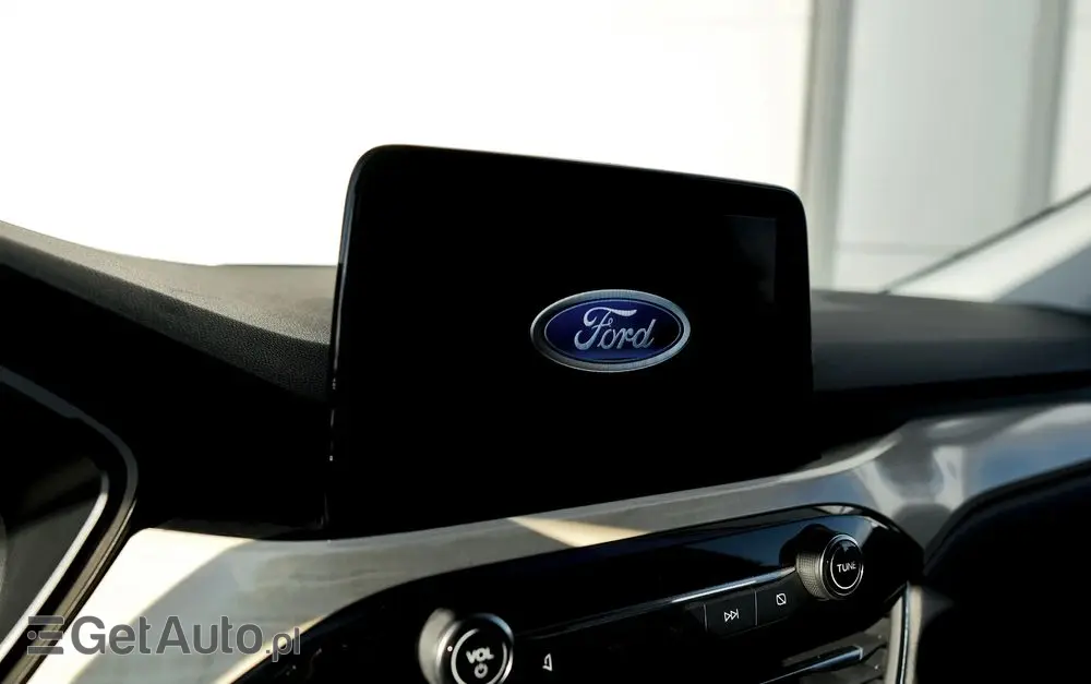 FORD Kuga 2.5 FHEV AWD Titanium