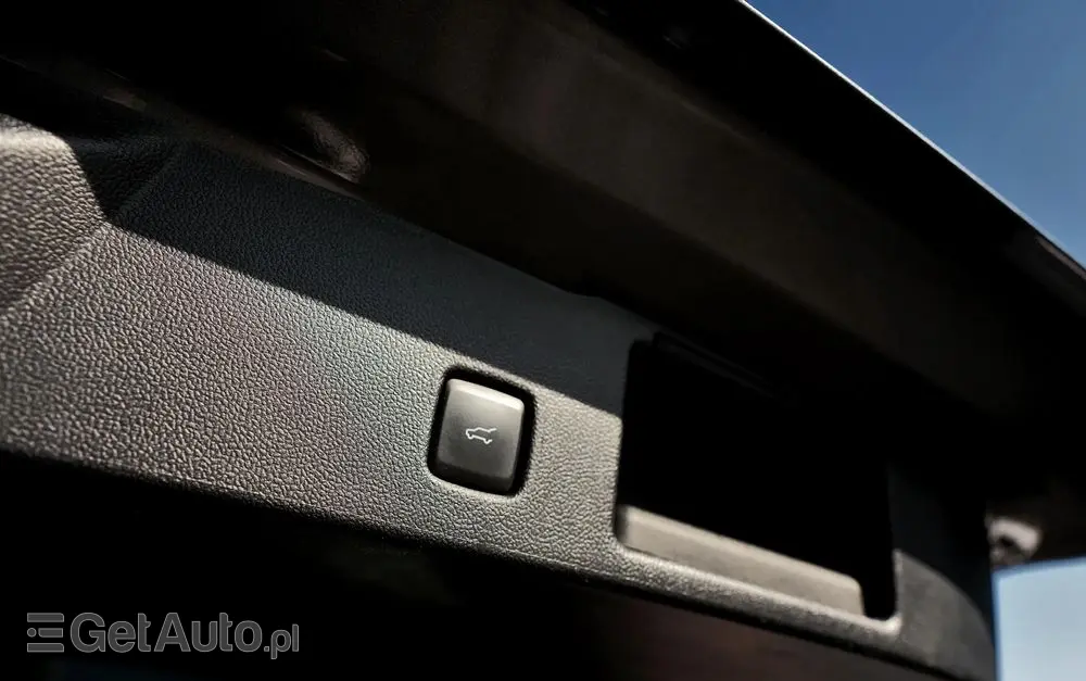 FORD Kuga 2.5 FHEV AWD Titanium