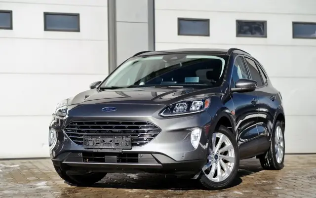 FORD Kuga 2.5 FHEV AWD Titanium