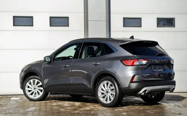 FORD Kuga 2.5 FHEV AWD Titanium