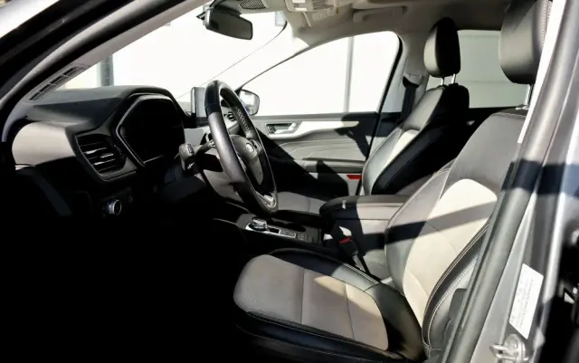 FORD Kuga 2.5 FHEV AWD Titanium