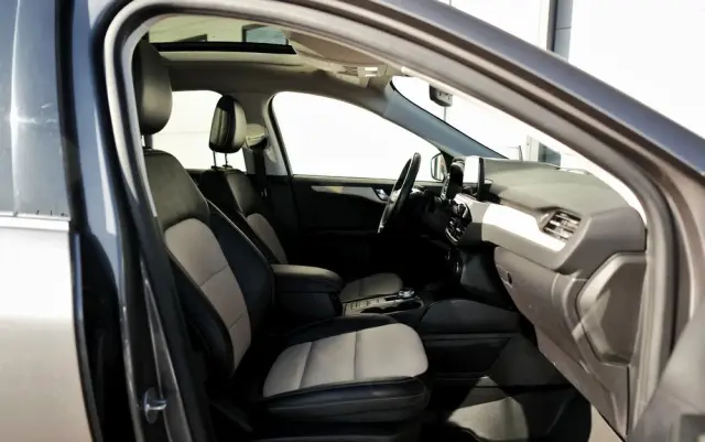 FORD Kuga 2.5 FHEV AWD Titanium