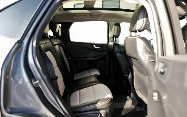 FORD Kuga 2.5 FHEV AWD Titanium