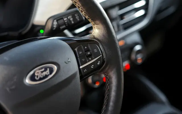 FORD Kuga 2.5 FHEV AWD Titanium