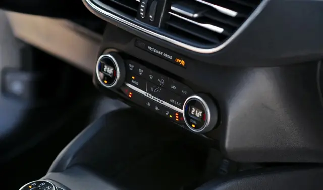 FORD Kuga 2.5 FHEV AWD Titanium