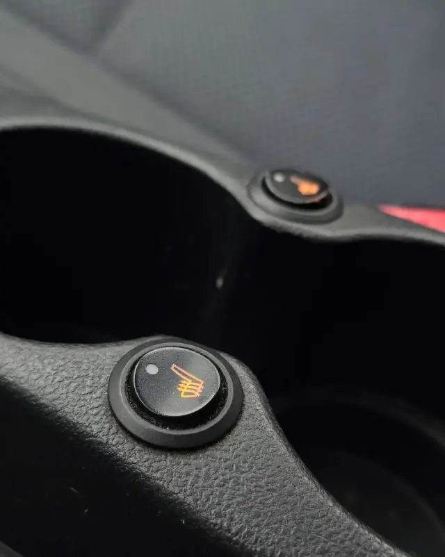 NISSAN Qashqai+2 2.0 Acenta