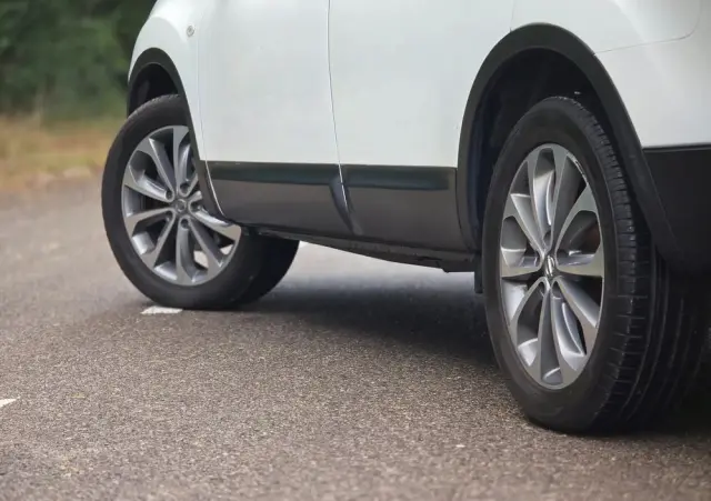 NISSAN Qashqai+2 2.0 Acenta