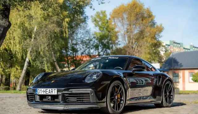 PORSCHE 911 