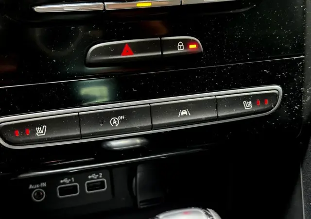 RENAULT Megane 1.3 TCe FAP Intens EDC