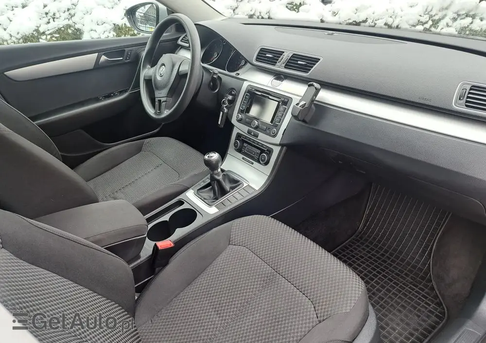 VOLKSWAGEN Passat Variant 2.0 TDI BlueMotion Technology Trendline