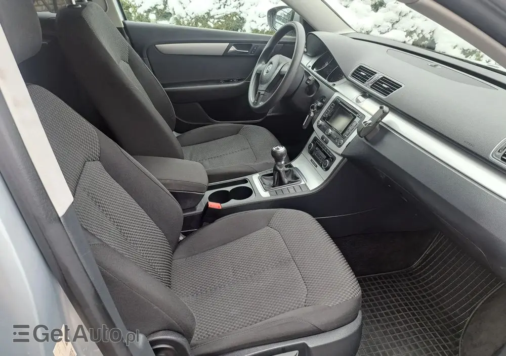 VOLKSWAGEN Passat Variant 2.0 TDI BlueMotion Technology Trendline