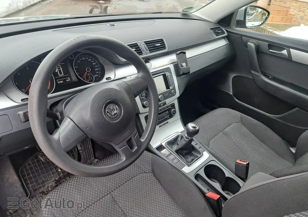 VOLKSWAGEN Passat Variant 2.0 TDI BlueMotion Technology Trendline