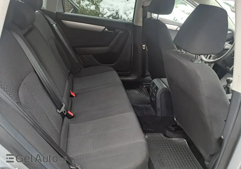 VOLKSWAGEN Passat Variant 2.0 TDI BlueMotion Technology Trendline