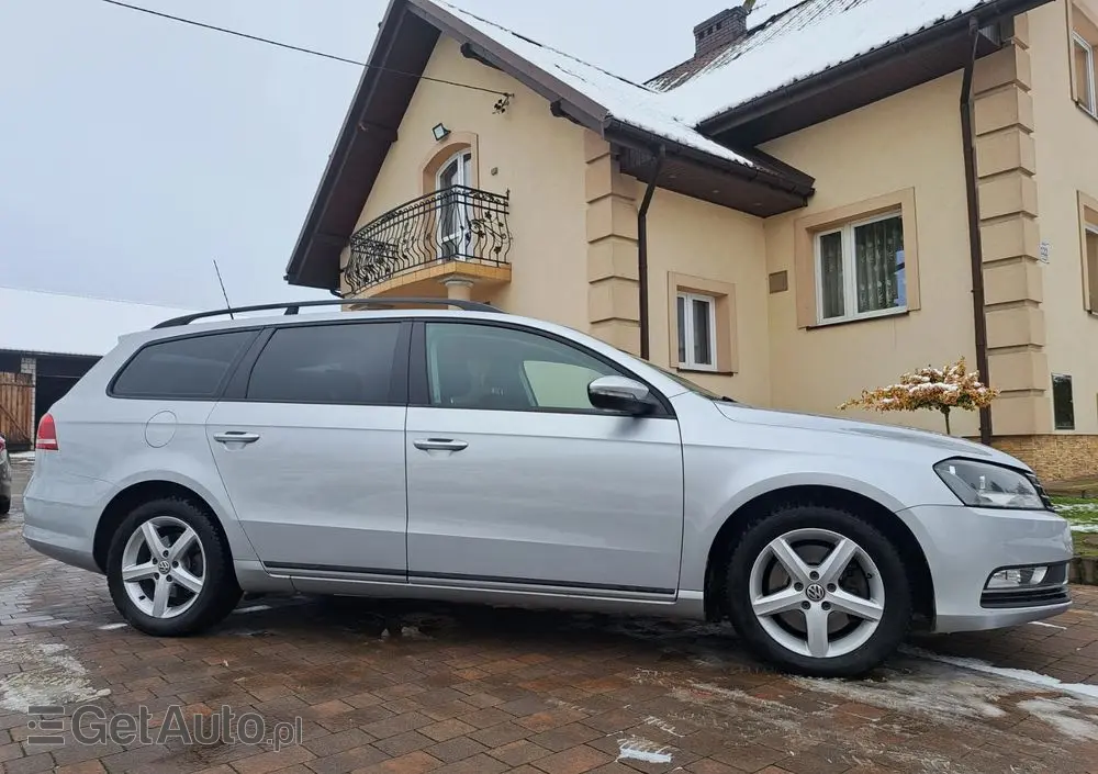 VOLKSWAGEN Passat Variant 2.0 TDI BlueMotion Technology Trendline