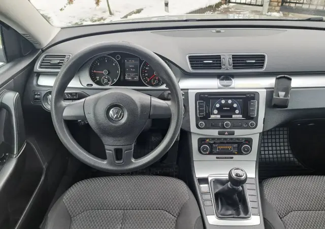 VOLKSWAGEN Passat Variant 2.0 TDI BlueMotion Technology Trendline
